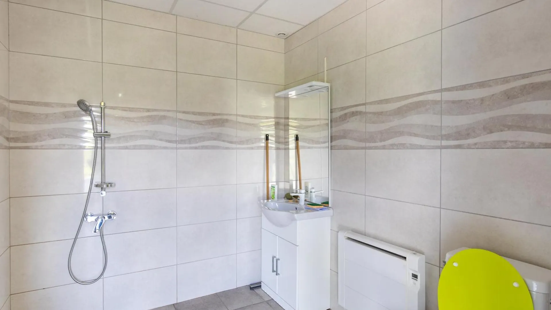 Logement Insolite Sous Forme De Tonneau 1 Domaine Les Hirondelles Domessin Luxussátor